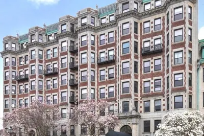 466 Commonwealth Ave #205