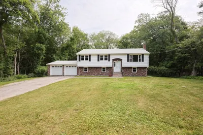 286 Mountain St 1
