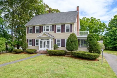 203 Bacon St 1