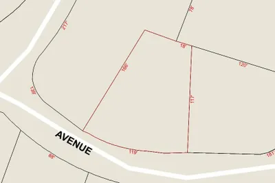 15 Thom Ave