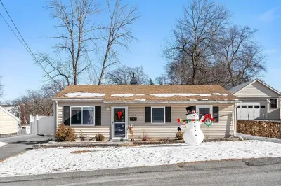 127 Thornton Ave 1