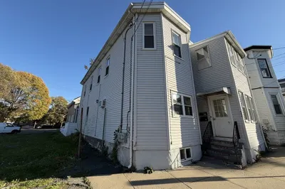 553 Washington Ave #3