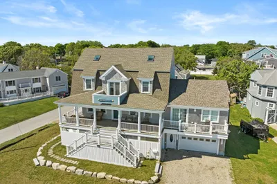 33 Oceanside Dr 1