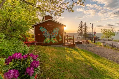 2350 Mohawk Trail