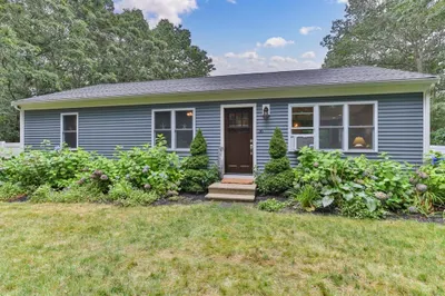 36 Chartwell Dr 1