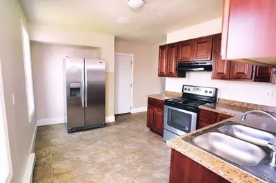 25 Lester St #2
