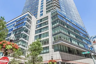3 Avery St #606