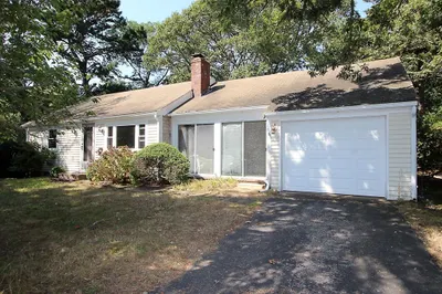 6 Beach Plum Cir