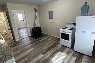 28 1/2 Prospect St #3F