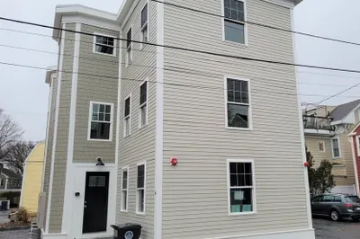 4 Hardy St #2 1