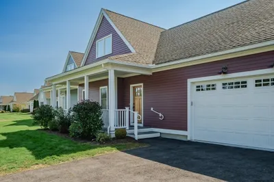 21 E Commons Dr #21