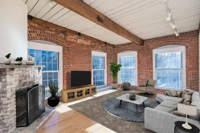 124 College St #19 1