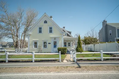 136 Depot St 1