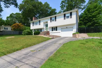 64 Yarmouth Rd 1