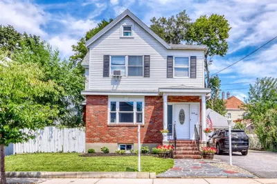 46 Bradshaw St
