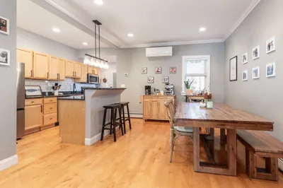 261 W Fifth St #1