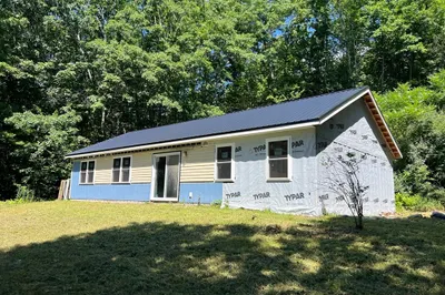 38 Ed Clark Rd