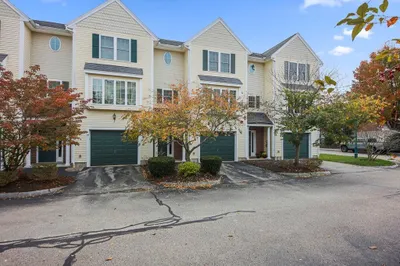 32 Groveland Commons Way #32