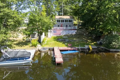 24 Lake Rd