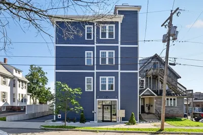 222 Arlington St #2B 1