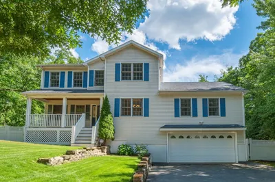 35 Brentwood Rd 1