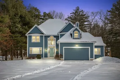 8 Woodbury Dr 1