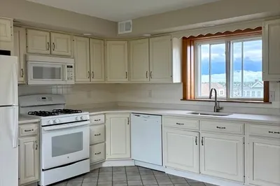40 Orient Ave #2