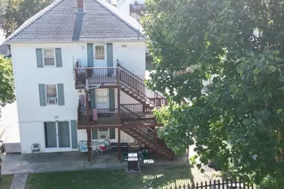 52 Taylor St 1