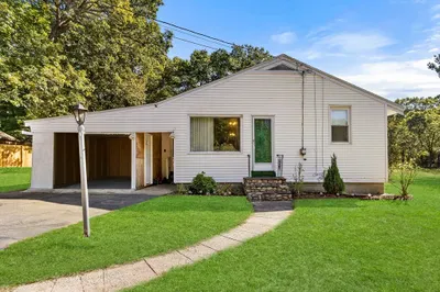 82 Sunset Dr