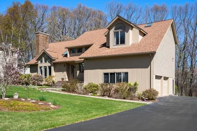 26 Whisper Dr