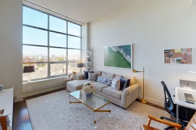 360 Newbury St #503