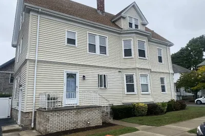 652 Union St #2