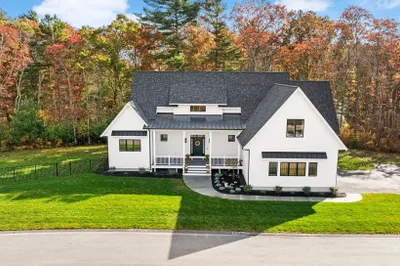 12 Nantucket Dr 1