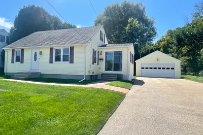 21 Temple Dr