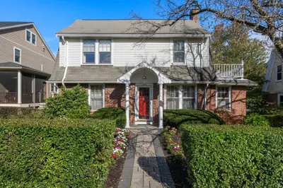 1929 Commonwealth Ave 1