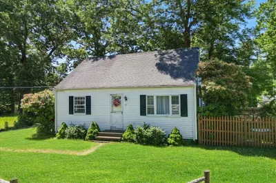 61 Greenwood Ave