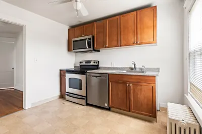 35 Frost St #2