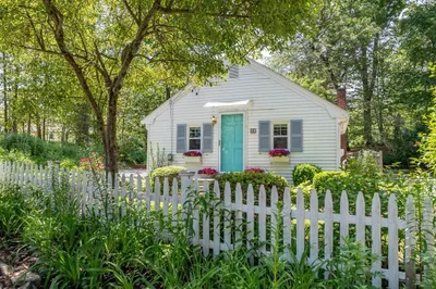 62 Sycamore Rd