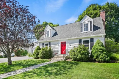 4 Richard Avenue 1
