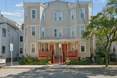 120 Pleasant St #3 1