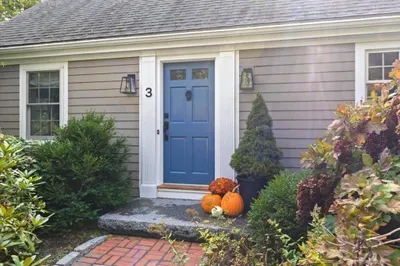 3 Howland Ln 1