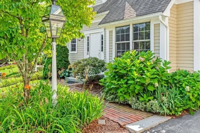 725 Boston Post Rd #10 1