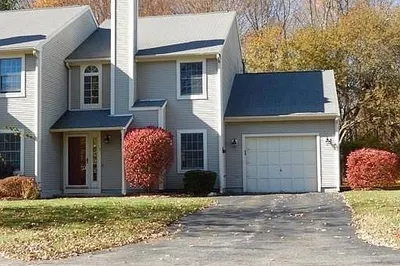 18 E Glen Dr #18