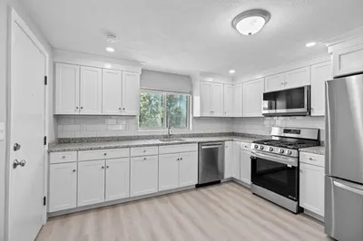 245 Elm St #102 1