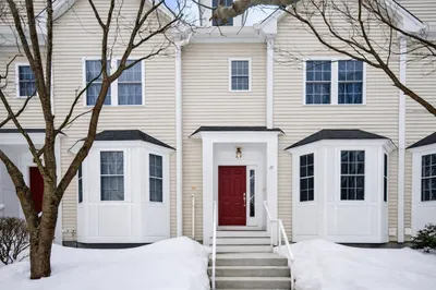 555 Main St #11 1