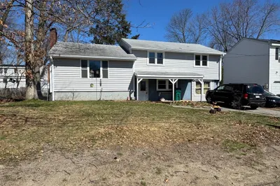 132 Commonwealth Ave