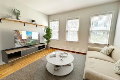 68 Webster St #2