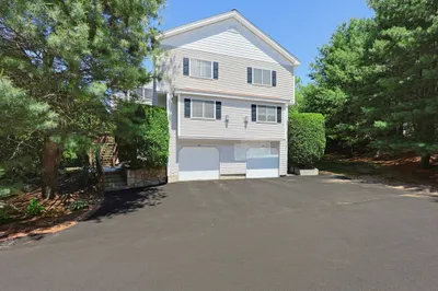 33 Half Crown Cir #33 1