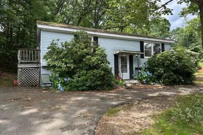 192 Lakeshore Dr