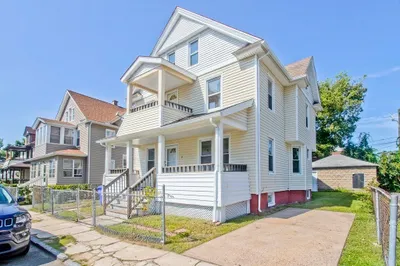 18 Greenacre Sq